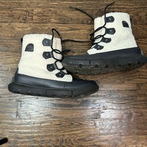Sorel Womens Explorer II Joan Cozy Boots White Size 8.5